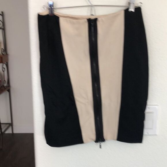 Bebe skirt - Picture 2 of 4